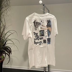 Cool graphic t. Worn once